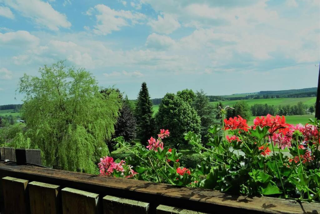 Modernes Apartment Mit Traumhaftem Blick Ins Gruene 布罗因灵恩 外观 照片